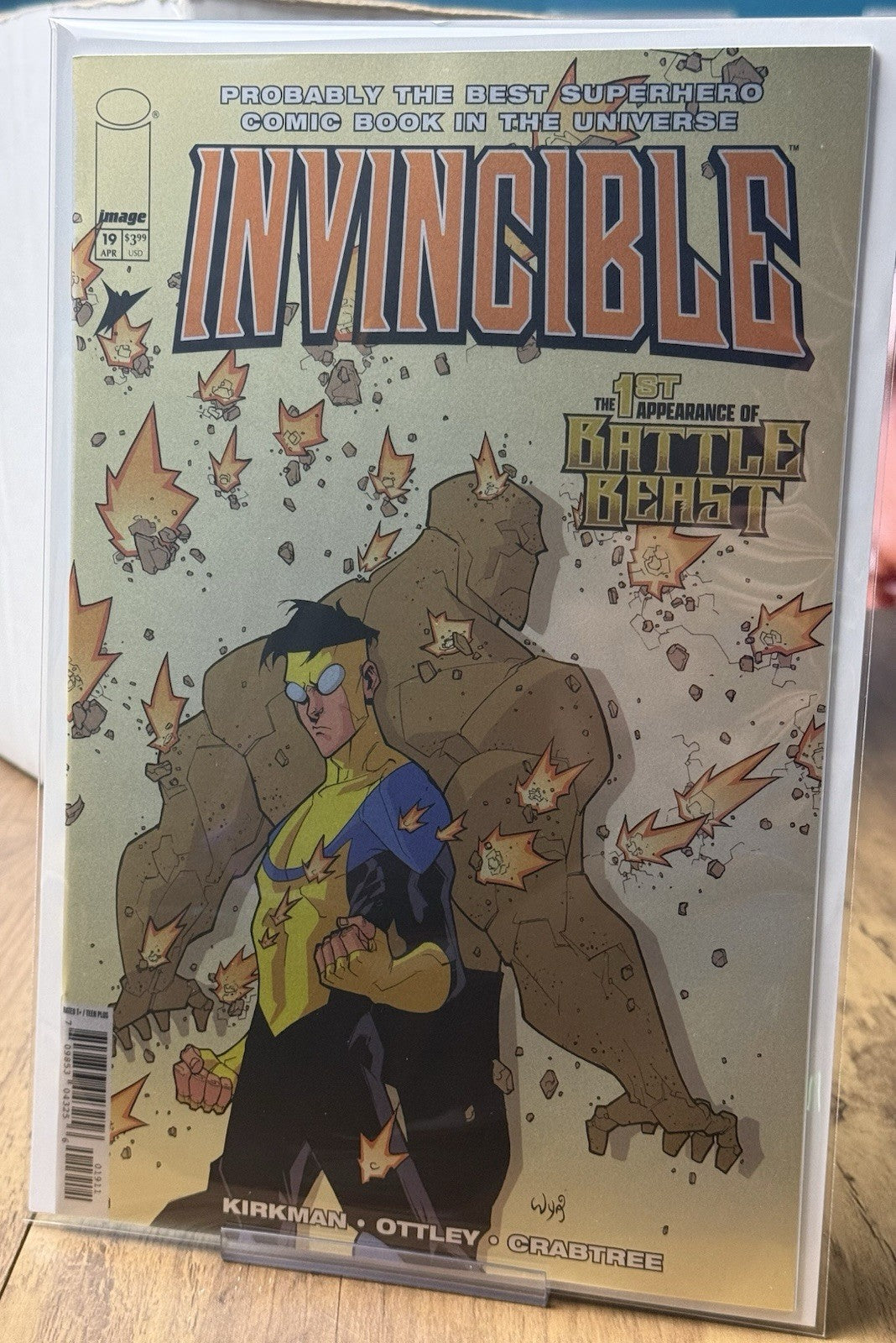 INVINCIBLE #19 GOLD FOIL VARIANT
